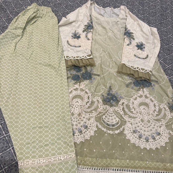 New 3 piece Pakistani dress salwar kameez Maria b lawn - Picture 2 of 9